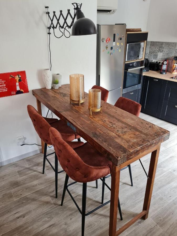 Lumineux Duplex Au Coeur De L'Isle Apartment Luaran gambar
